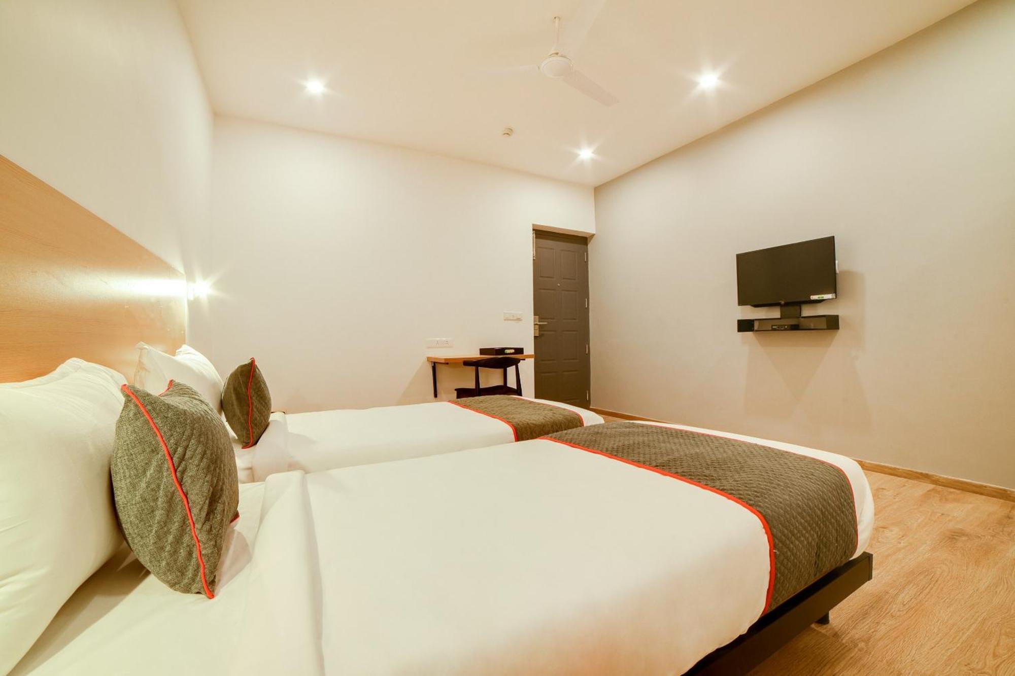 Super Townhouse Hosur Main Road Bommanahalli Near Gopalan Innovation Mall Bangalore Esterno foto