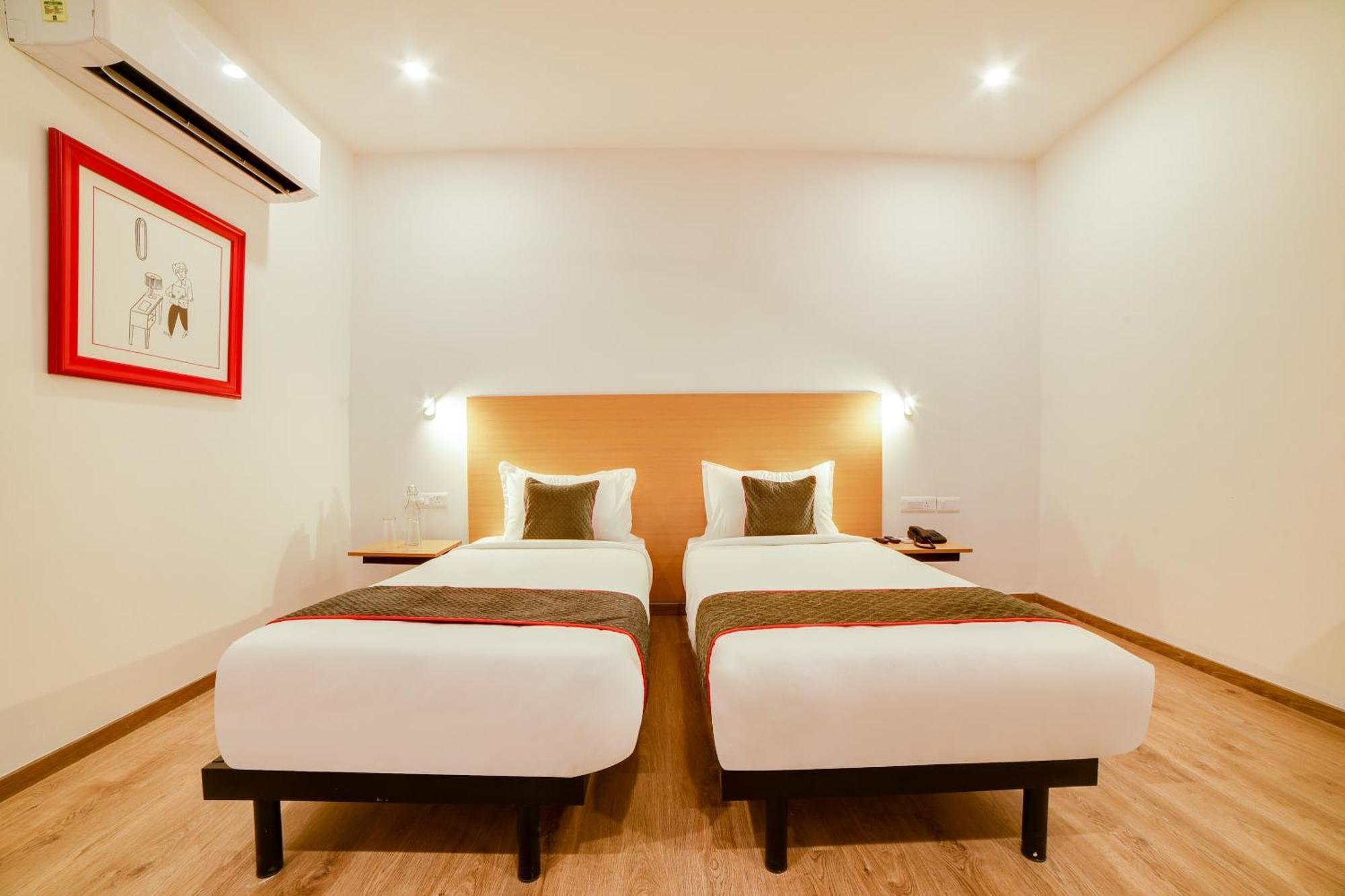Super Townhouse Hosur Main Road Bommanahalli Near Gopalan Innovation Mall Bangalore Esterno foto